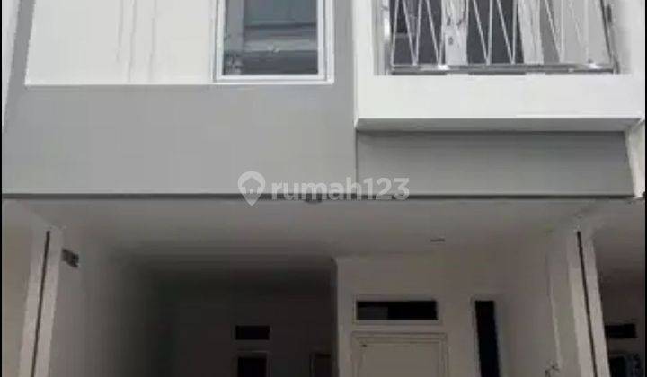 Rumah 2 Lantai Shm Bagus 1