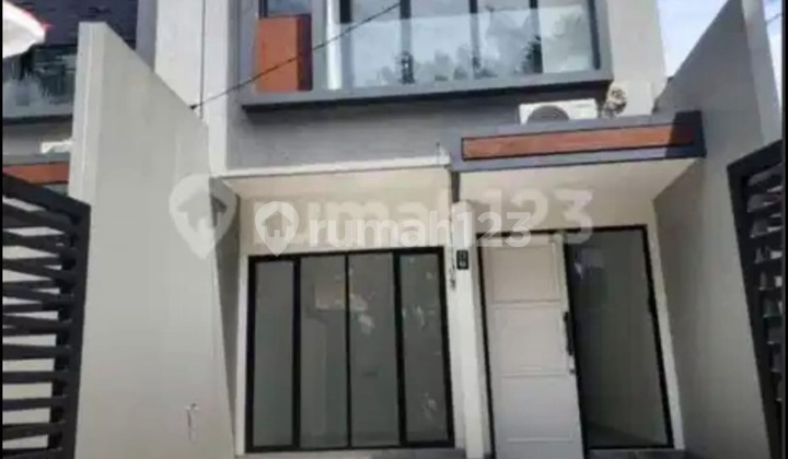 For Rent House in Taman Villa Meruya, Front of Anwa Padel Meruya, Fully Furnished. 1