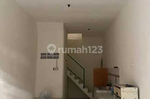 Sewa Rumah 3 Lantai Baru Renov di Jelambar Grogol 2
