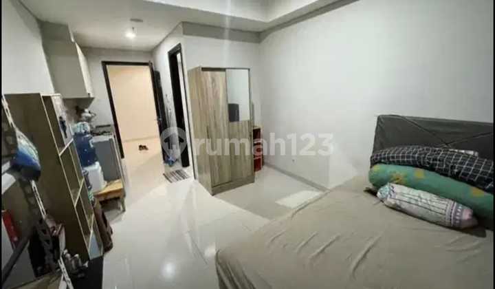 Selling Studio Type Apartment in Puri Mansion