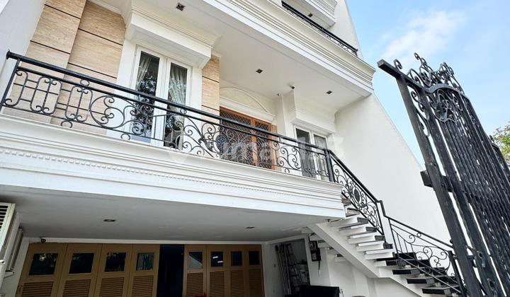 Rumah Cantik 3 Lantai Bagus Pantai Indah Kapuk Jakarta Utara 1