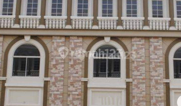 For Rent: Green Lake City Shophouse Facing Main Road