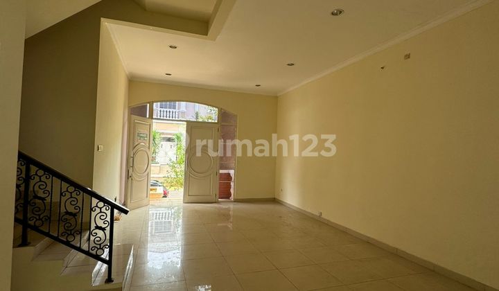 For Rent GLC Cluster Europe House 10x15