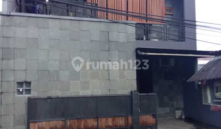Murah Rumah 3 Lantai Super Fungsional Masih Sangat Terawat"