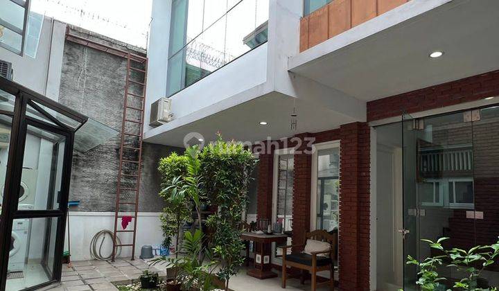 Rumah Bagus di Dekat SCBD Kebayoran Baru Jakarta Selatan  1