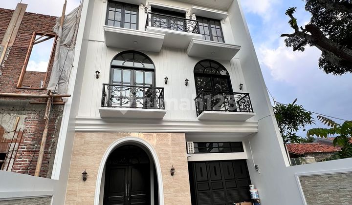 Town House Mewah di Jagakarsa Jakarta Selatan 