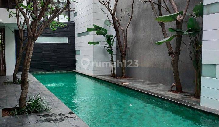 Rumah modern Menteng di Menteng Jakarta Pusat 2