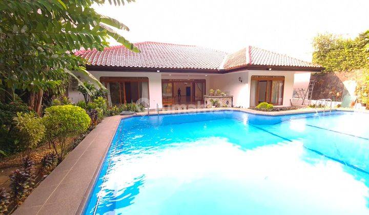 Rumah bergaya Klasik di Permata Hijau Jakarta Selatan 3