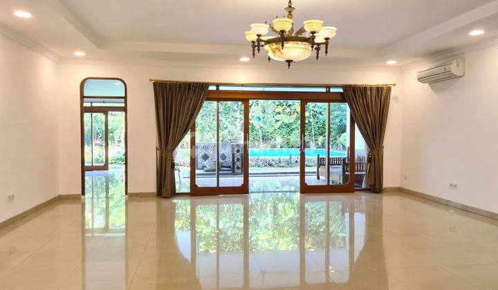 Rumah bergaya Klasik di Permata Hijau Jakarta Selatan 7