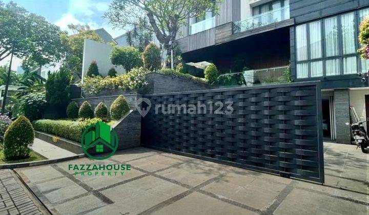Luxurious Modern House di Simprug Golf Jakarta Selatan 10
