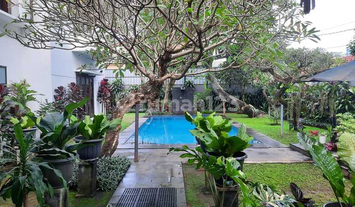 Rumah Bagus di Kemang Dalam 