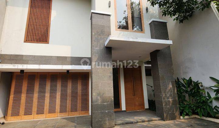 Rumah 2 Lantai di Kemang Jakarta Selatan 1