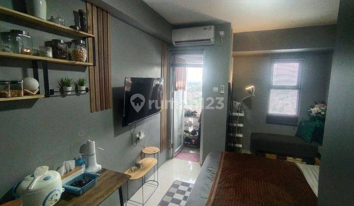 Apartemen studio dengan furnished Apartemen 8