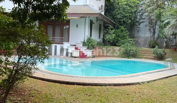 Rumah Lama Siap Huni di Bukit Golf Pondok Indah 