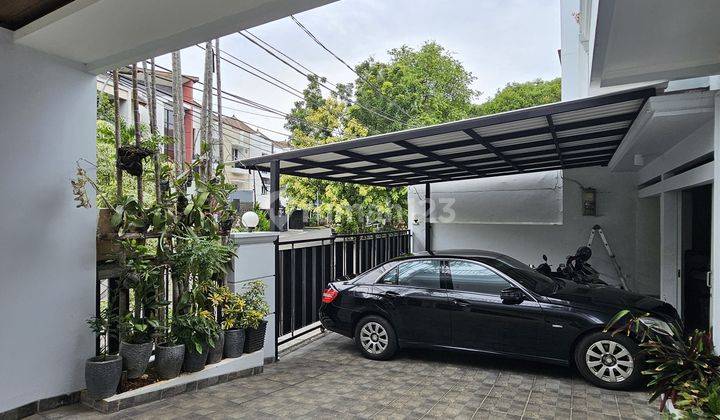 Rumah 2 Lantai Baru Semi Furnished SHM di Pondok Indah, Jakarta Selatan , Jakarta Selatan 1