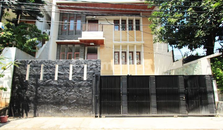 Rumah Bagus Kebayoran 