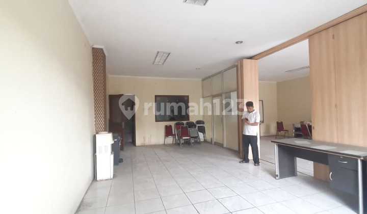 Tandem Shop House on Ahmad Yani Road, Suitable for Business 2