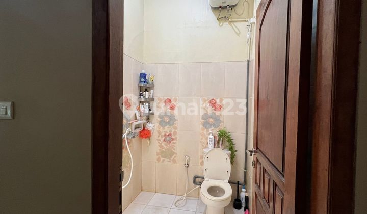 Hunian Bagus Sekali Furnished Villa Permata Hijau 10