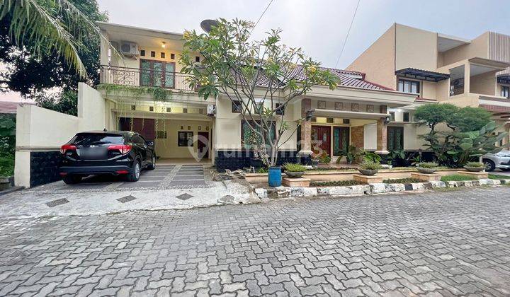 Hunian Bagus Sekali Furnished Villa Permata Hijau 17