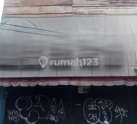 3-Story Shop House on Main Road in Cilegon, Suitable for Business 2