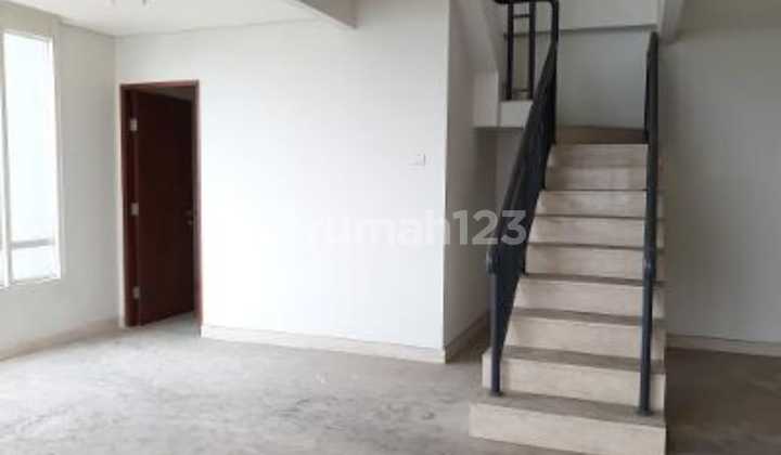 Permata Hijau Penthouse 2-Story Apartment