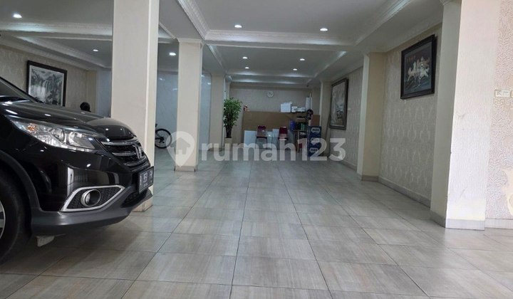 Jual Rumah Mewah Classic Luxury Furnished Siap Huni di Pluit Jakarta Utara 2