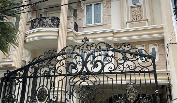 Jual Rumah Classic 2 Lantai Siap Huni Green Garden Kedoya Jakarta Barat 1