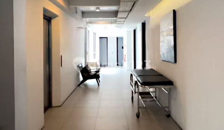 Strategic 3-Story Ready-to-Use Commercial Building for Sale in Prime Pakubuwono Area, Kebayoran Baru, South Jakarta