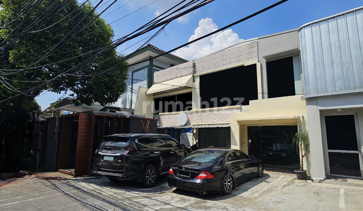 Jual Rumah Komersil Super Strategis 2 lantai Di Kebayoran Baru Jakarta Selatan