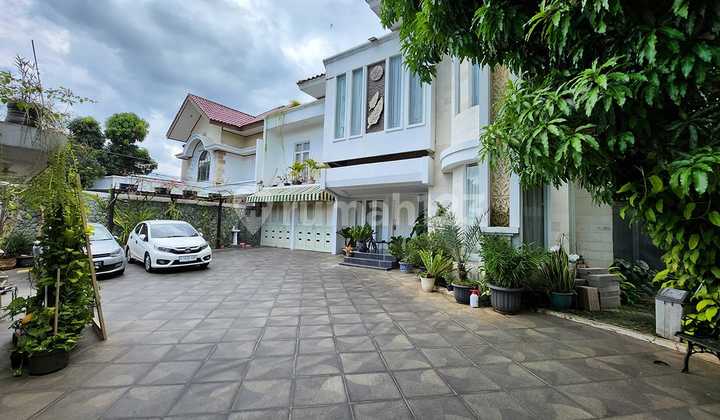For Sale Luxury 2-Story Ready-to-Occupy House in Bangka Pela Mampang, South Jakarta 2