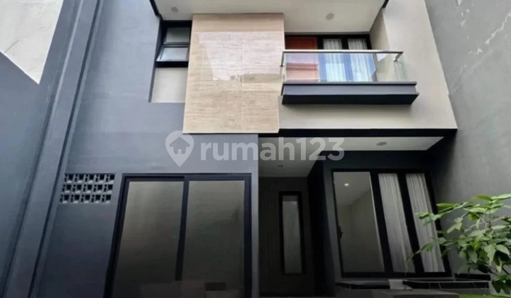 Jual Rumah Mewah Cantik 2 Lantai Furnished Siap Huni Grand Trevista Residence Kelapa Dua Kebon Jeruk Jakarta Barat 1