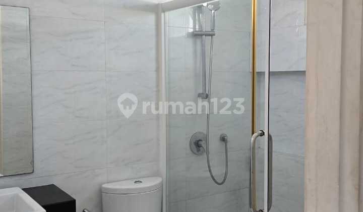 Sell Beautiful 2-Story Furnished House Ready to Live In Greenlake City Cipondoh Tangerang 2