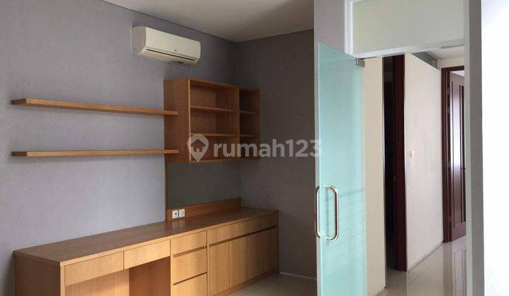 Rumah Cantik di Residences 28, Jalan Panjang, Jakarta Barat. 3 Lantai HGB Furnish Bagus, Harga OK  3