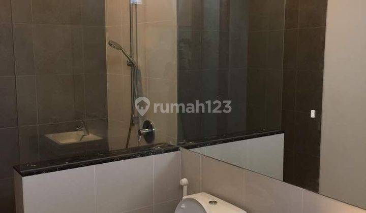 Rumah Cantik di Residences 28, Jalan Panjang, Jakarta Barat. 3 Lantai HGB Furnish Bagus, Harga OK  11