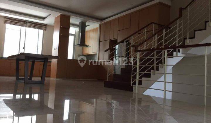 Rumah Cantik di Residences 28, Jalan Panjang, Jakarta Barat. 3 Lantai HGB Furnish Bagus, Harga OK  19
