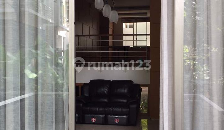 Rumah Cantik di Residences 28, Jalan Panjang, Jakarta Barat. 3 Lantai HGB Furnish Bagus, Harga OK  20