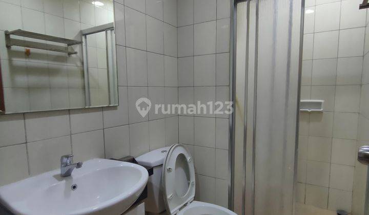 Royal Mediterania Garden 2 Kamar Tidur Furnished Bagus Lantai Rendah View kolam Harga Ok