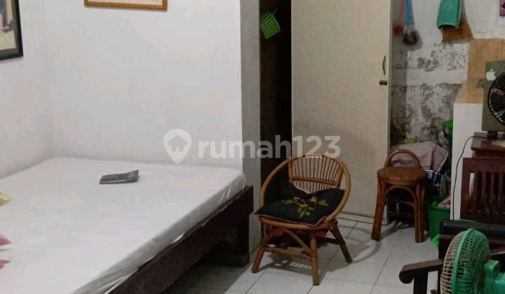 KOST 27 ROOMS WEST SURABAYA, CHEAP MA'AM. ALWAYS FULL. AIR CONDITIONER AND FAN. 2
