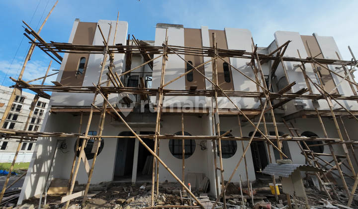 INI BUKAN SEKADAR KOST, INI KAWASAN TERPADU! EDULIVING Investasi Rukost yang terintegrasi dengan Student Apartment dan Commercial Area, Penyewa Kost dijamin betah, Okupansi Tinggi! Lingkungan Akademik & Spiritual yang kondusif