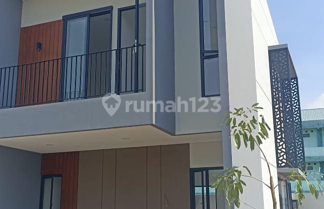 THE BEST RESIDENCE FOR THE ISLAMIC GENERATION! Living in a housing estate close to Al Azhar School, Mosque, and Tahfizh House within the Cluster. Modern Design, one gate system environment, and Strategic Location. 2