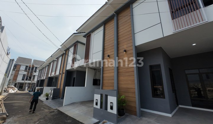 "PENUTUPAN TOWER TERAKHIR!  Sisa 2 Unit Rukost Premium 4 Kamar, FREE MANAGEMENT FEE! Amankan Keuntungan 100% Hasil Sewa Anda Sekarang. Kesempatan Terakhir Harga Terbaik di Lokasi Emas IPB!"