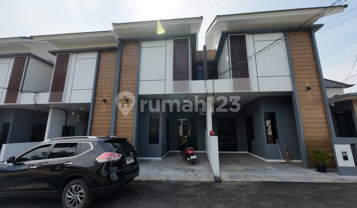 "PENUTUPAN TOWER TERAKHIR!  Sisa 2 Unit Rukost Premium 4 Kamar, FREE MANAGEMENT FEE! Amankan Keuntungan 100% Hasil Sewa Anda Sekarang. Kesempatan Terakhir Harga Terbaik di Lokasi Emas IPB!"