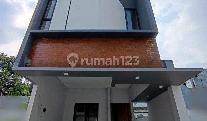 Konsep Aparthouse Pertama di Pondok Labu! dengan Fasilitas Apartemen 3 Lantai Plus Rooftop & Smart Home, Unit Hook dengan Privasi Rumah Tapak di Pusat Jaksel, Selangkah ke Mall & MRT!