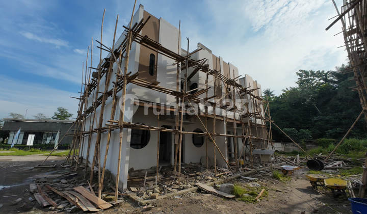 MENGAPA HANYA PUAS DENGAN 5 KAMAR JIKA DAPAT 11 KAMAR? Tipe Couple 2 Lantai di Rukost Premium Eduliving ini adalah jawabannya! RAIH pendapatan sewa dua kali lipat di lokasi hotspot IPB Bogor!