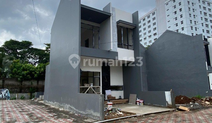 rumah 2 lantai lokasi strategis dekat islamic school hanya 8 menit LRT ciracas  1