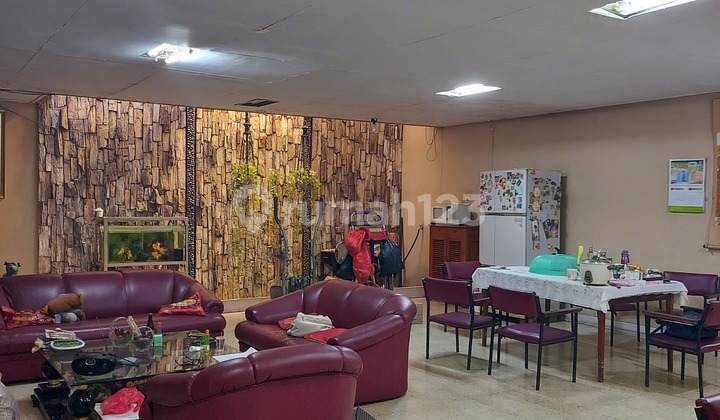 Rumah Di Huk Pinggir Jln Besar, Cocok Buat Usaha Di Jelambar Baru