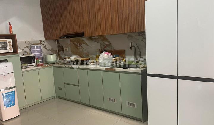 Cool Minimalist 3-Story House in Grogol Cool Minimalist 3-Story House in Grogol