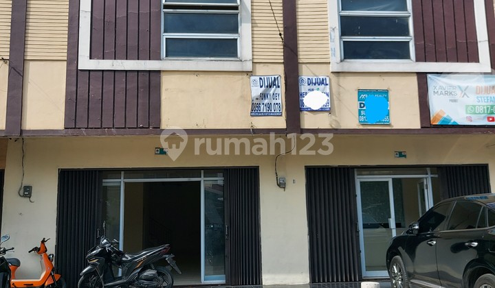 Ready-to-Use Shop House in the Bustling Area of Cambela Permai 2