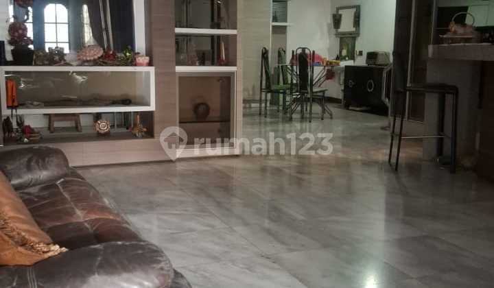Dijual Cepat Rumah Tua Di Tomang 2