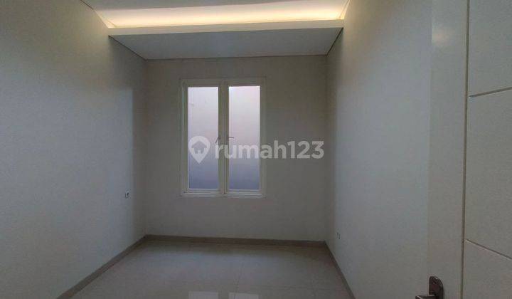 Dijual Rumah Baru  Scandinavian Manyar row jalan 3 mobil surabaya timur  . 2